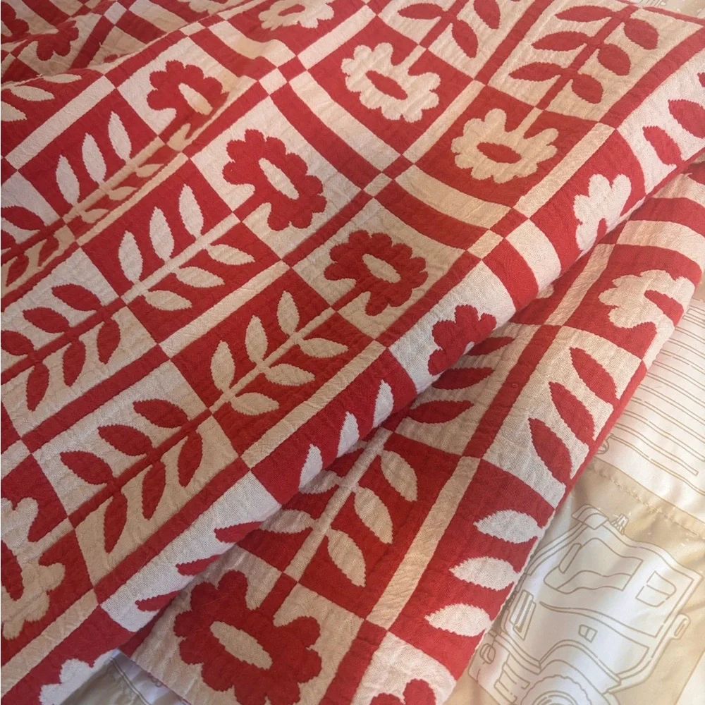 Schoolhouse - Red Stillwater floral quilt KING - Picture 1 of 3